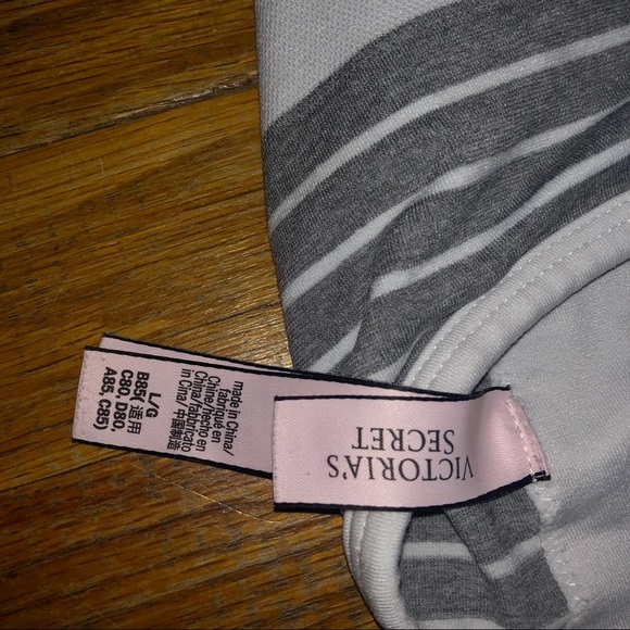 Victoria Secret Sports Bra Sz lg - Picture 3 of 3